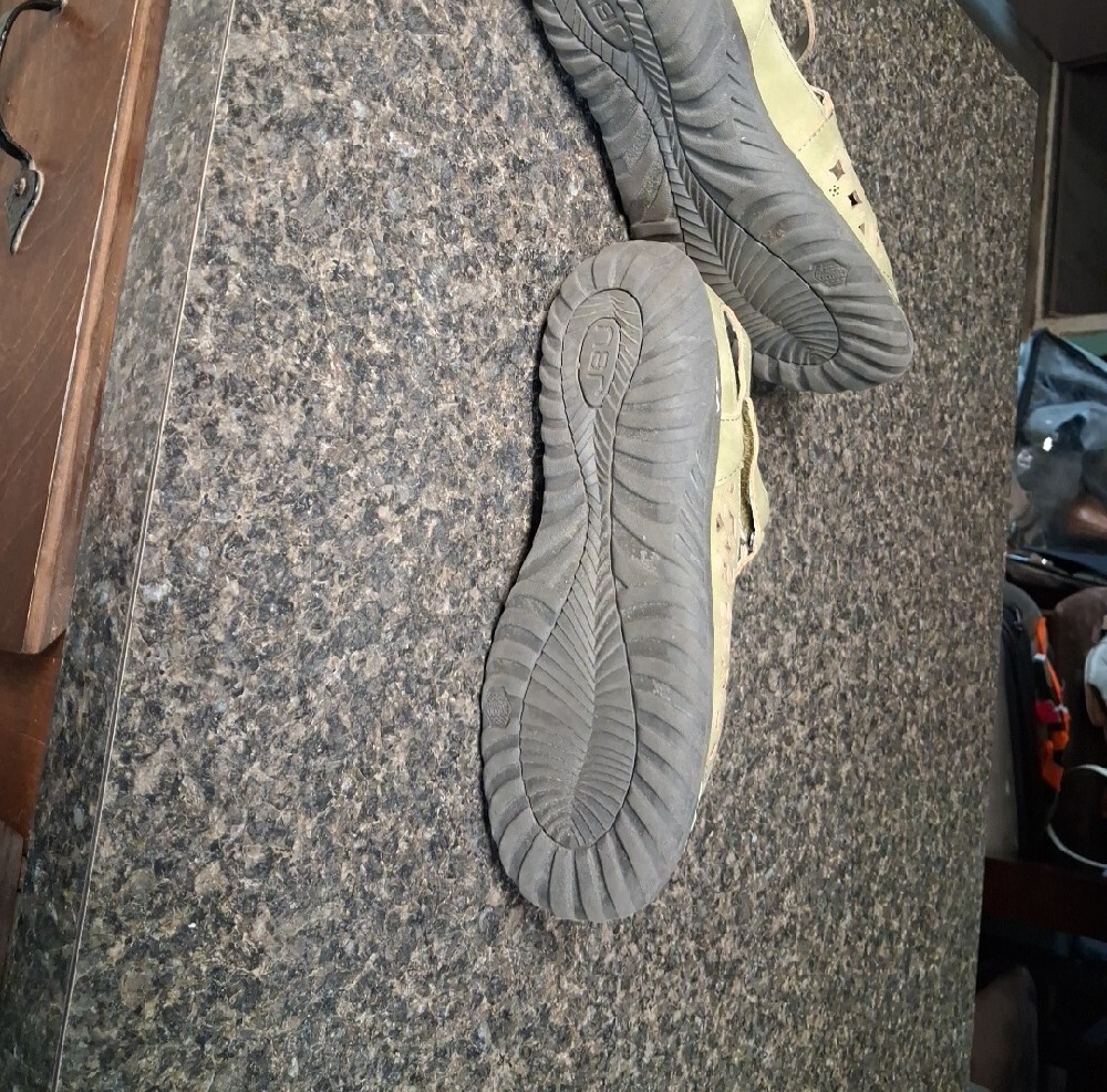 Womens Olive Green Mary Jane Shoes with Cutout Design Size 6 - Picture 5 of 5